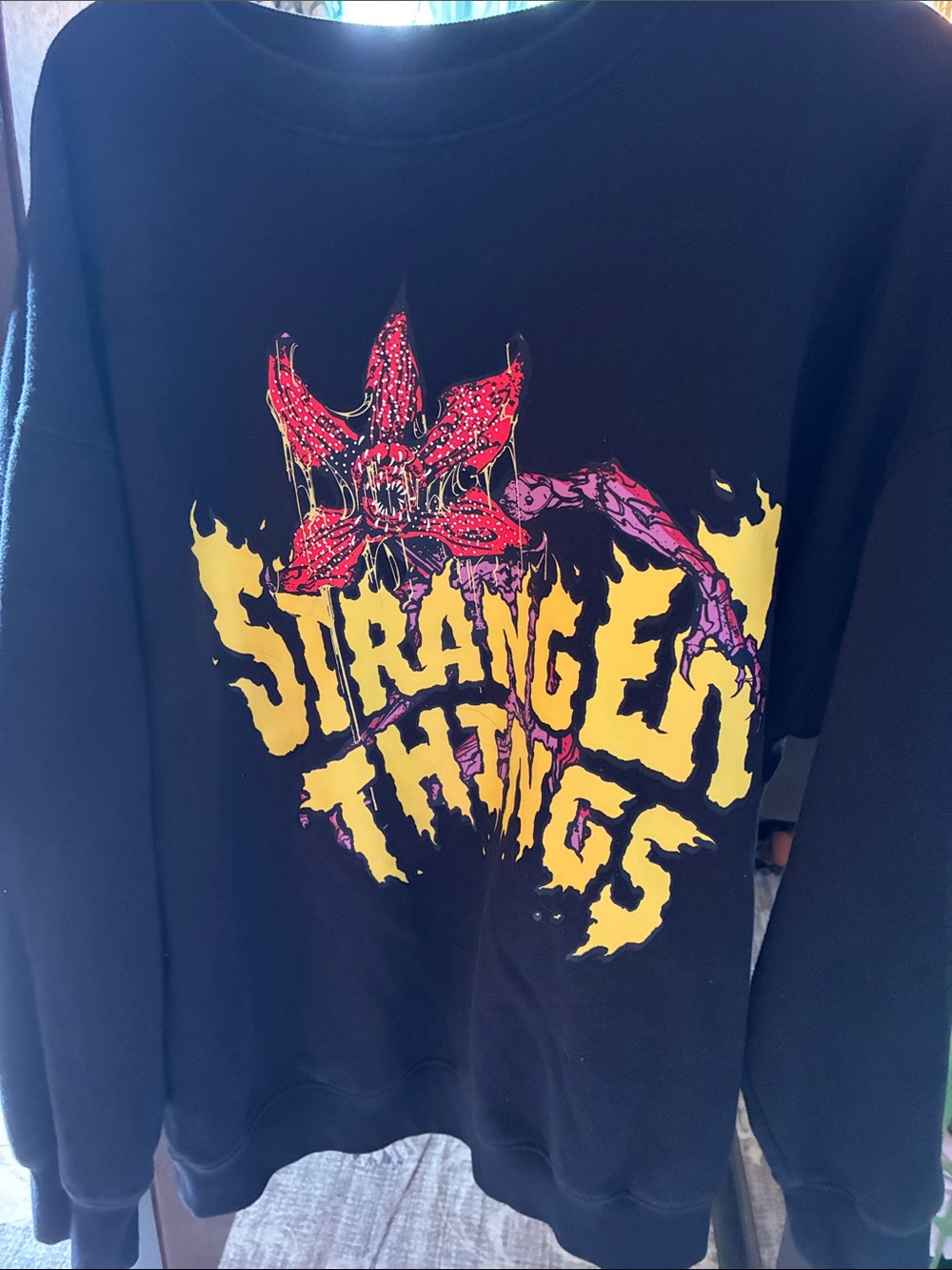 No Boundaries Black Sweatshirt with Yellow & Red Stranger Things Graphic L